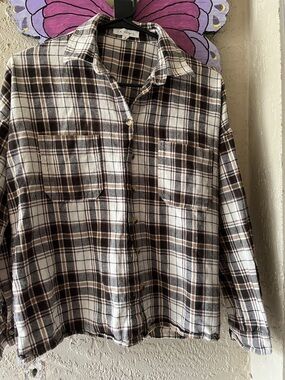 L. A. Hearts Cream and Brown Plaid ladies Button-Down Shirt size S